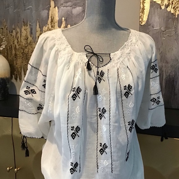 Bohemian Embroidered White Top - Picture 4 of 8